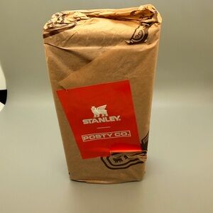 The Post Malone x Stanley Easy Fill Flask | 8 OZ - Hammertone Coyote Brown